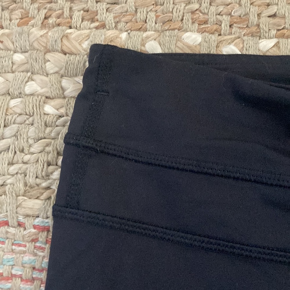 Lulu lemon black leggings size 2 - Picture 3 of 8
